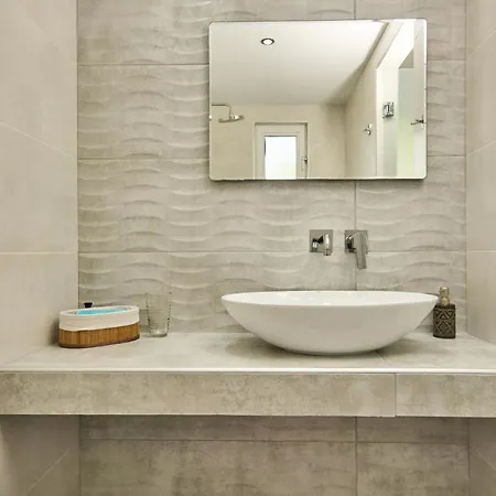 Ostria Apartment *